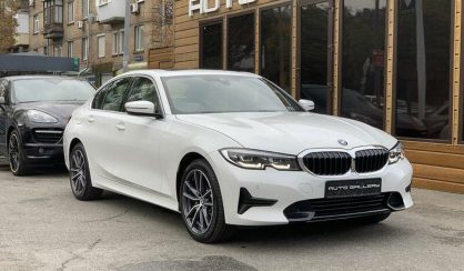 BMW 330 2019