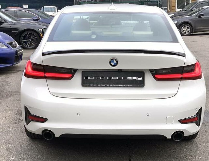 BMW 330 2019