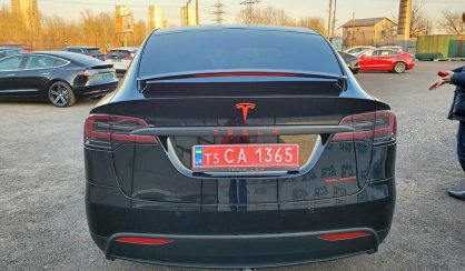 Tesla Model X 2020