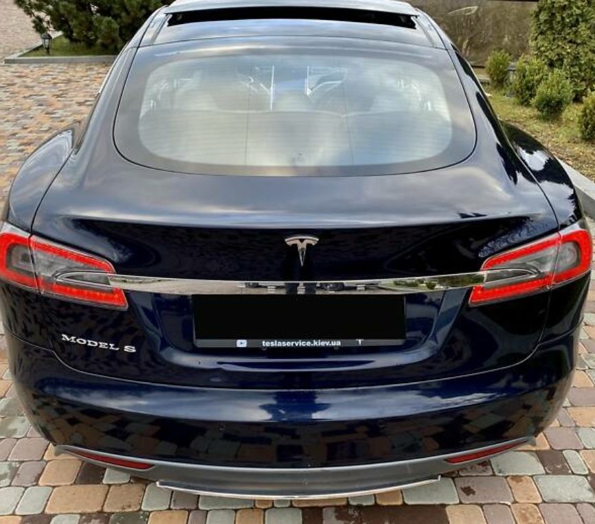 Tesla Model S 2014