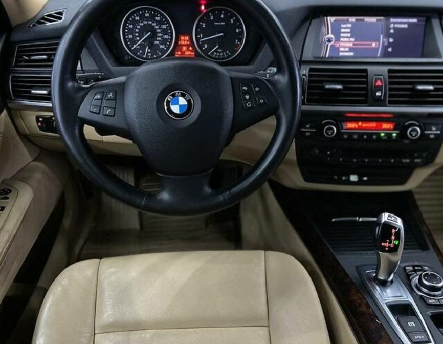 BMW X5 2011