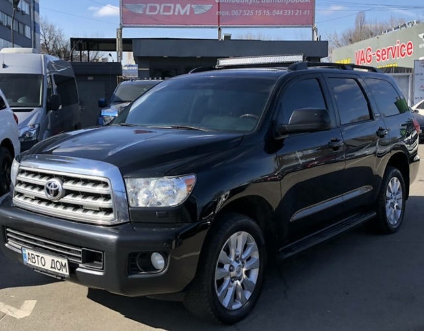 Toyota Sequoia 2010