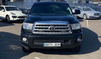 Toyota Sequoia 2010