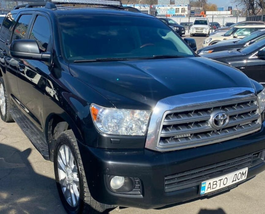 Toyota Sequoia 2010