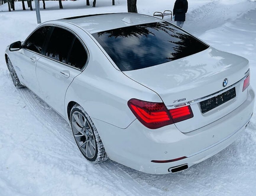 BMW 740 2013