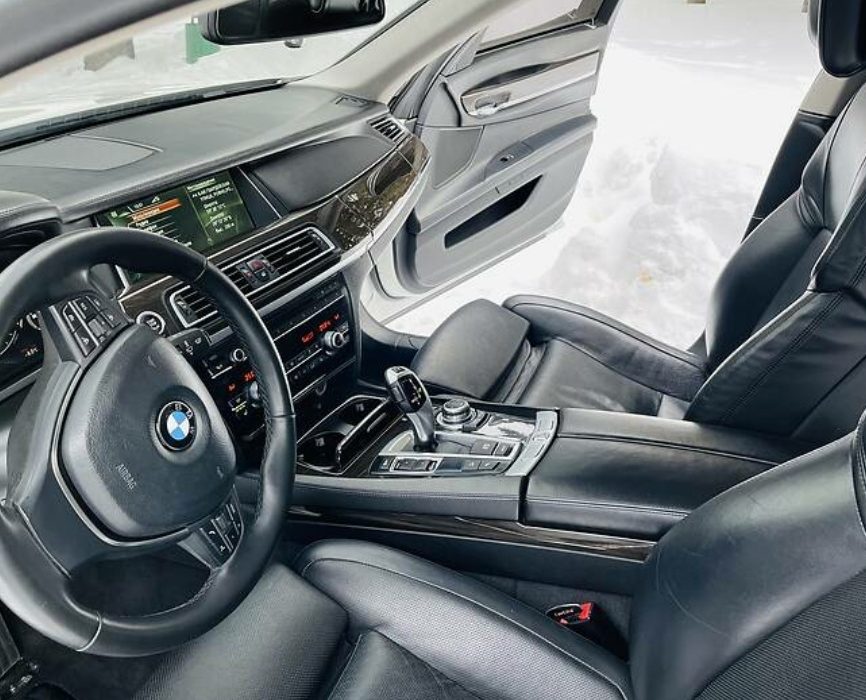 BMW 740 2013