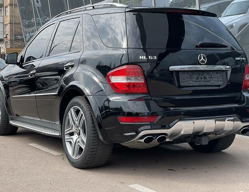 Mercedes-Benz ML 63 AMG 2010