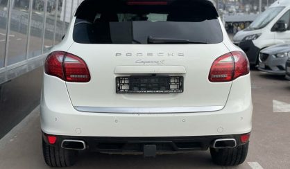 Porsche Cayenne S 2011