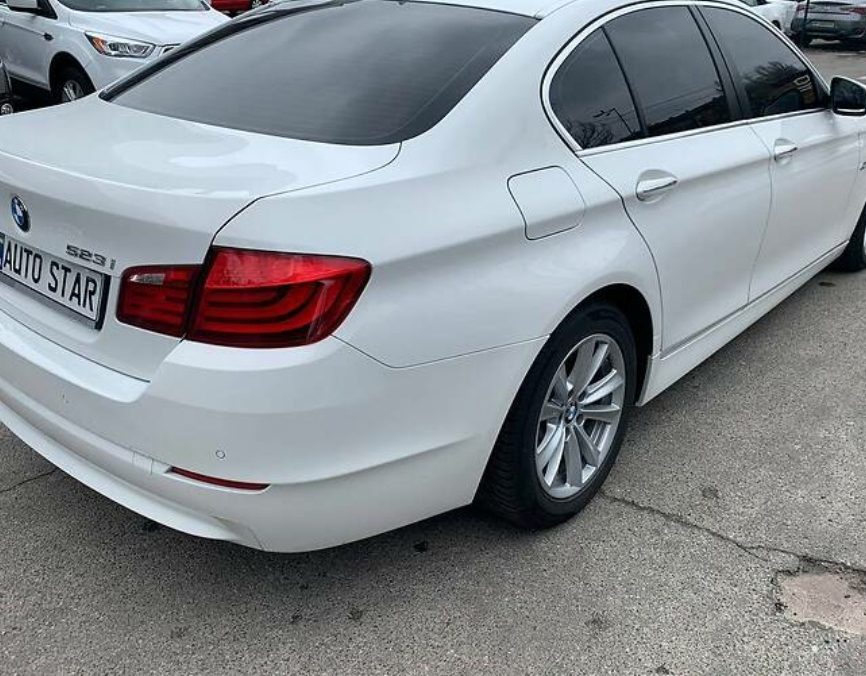 BMW 523 2010