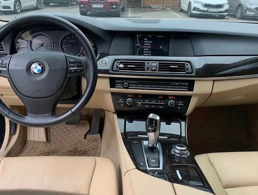 BMW 523 2010
