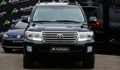 Toyota Land Cruiser 200 2011