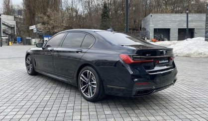 BMW 750 2019