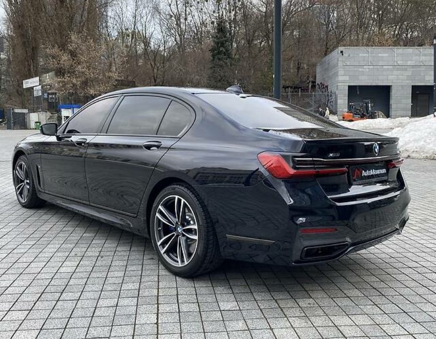 BMW 750 2019