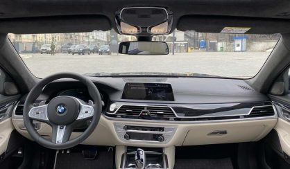 BMW 750 2019