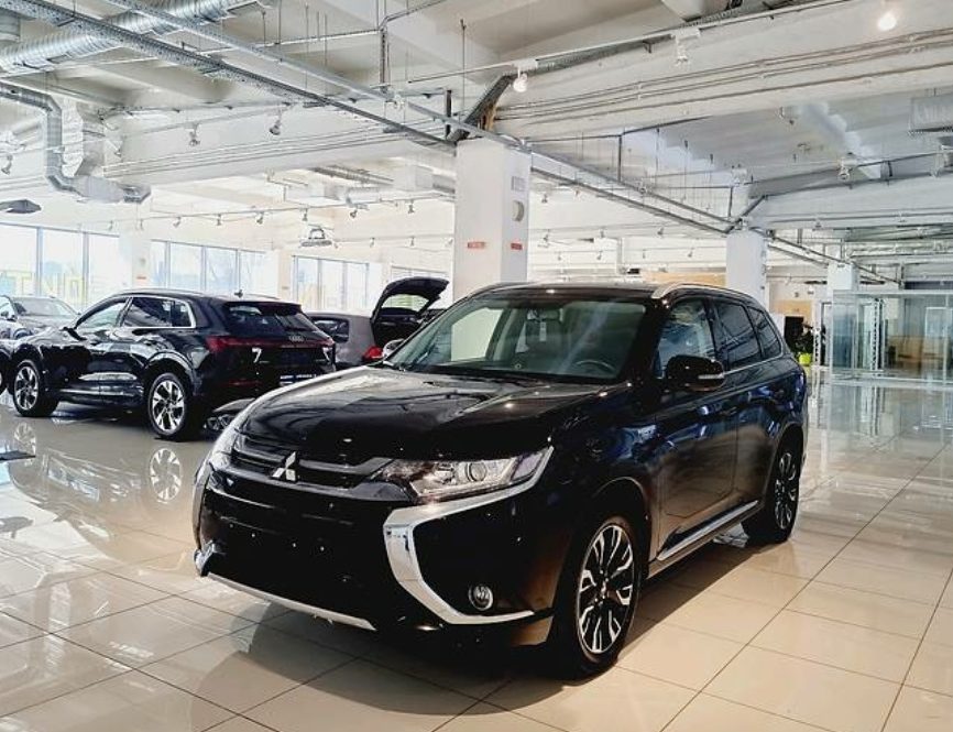 Mitsubishi Outlander PHEV 2015