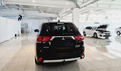 Mitsubishi Outlander PHEV 2015