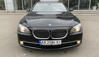 BMW 750 2011