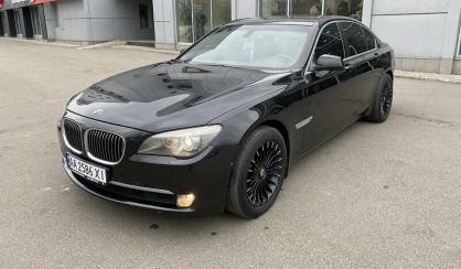 BMW 750 2011