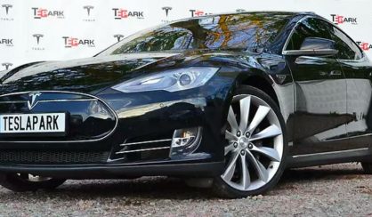 Tesla Model S 2013