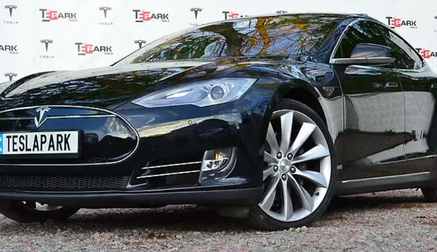 Tesla Model S 2013