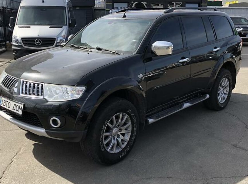 Mitsubishi Pajero 2011