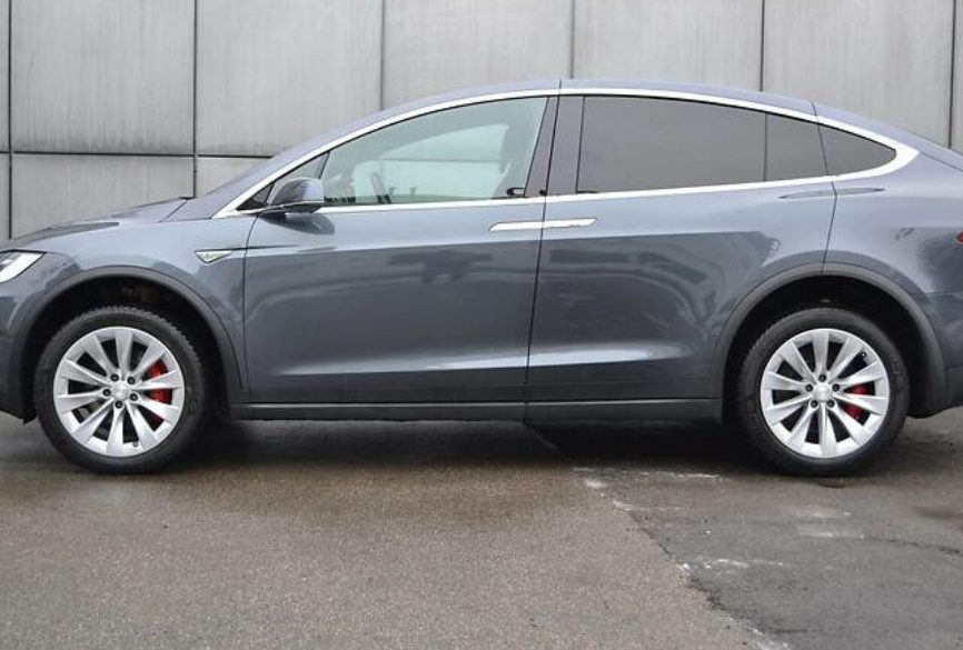 Tesla Model X 2016