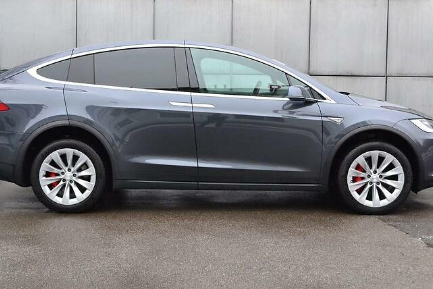 Tesla Model X 2016