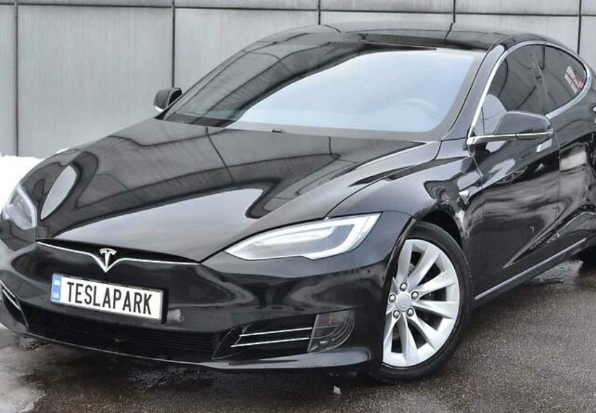 Tesla Model S 2016