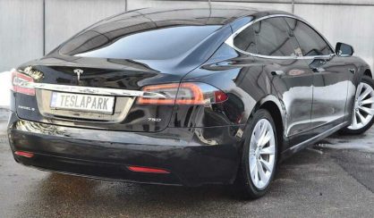 Tesla Model S 2016