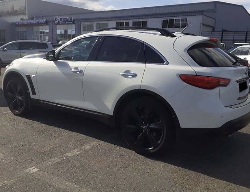 Infiniti QX70 2015