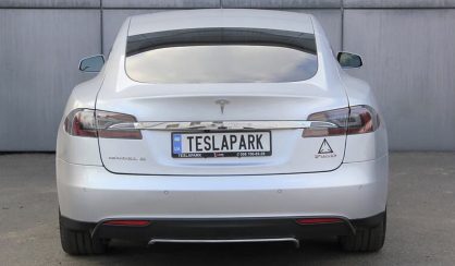 Tesla Model S 2014