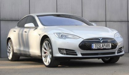 Tesla Model S 2014