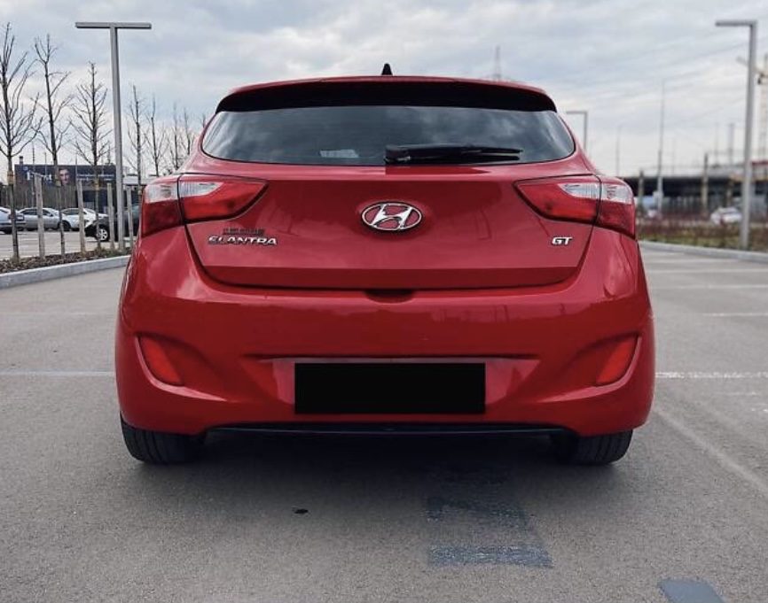 Hyundai Elantra 2012