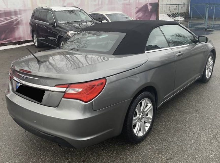 Chrysler 200 2012