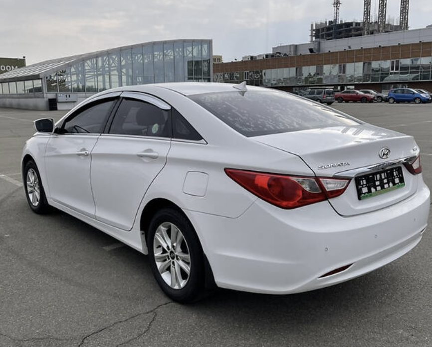 Hyundai Sonata 2011