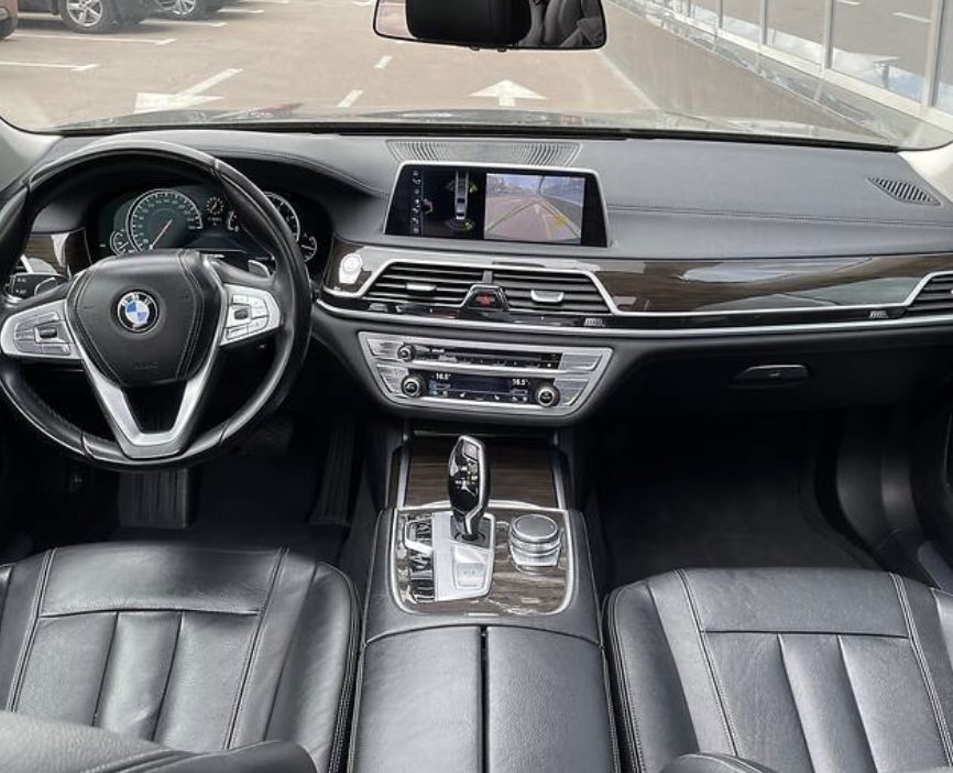 BMW 740 2016