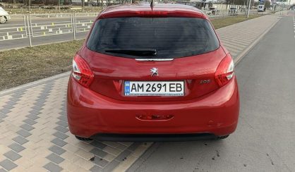 Peugeot 208 2014