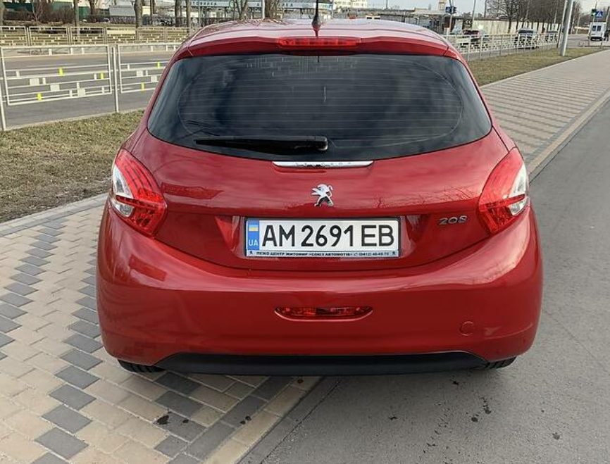 Peugeot 208 2014