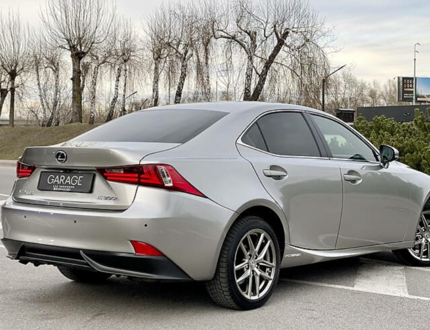 Lexus IS 300 2016