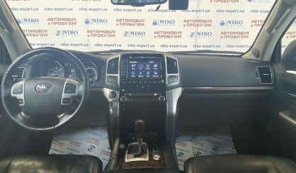 Toyota Land Cruiser 200 2014
