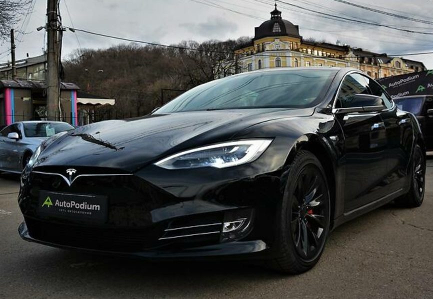 Tesla Model S 2016