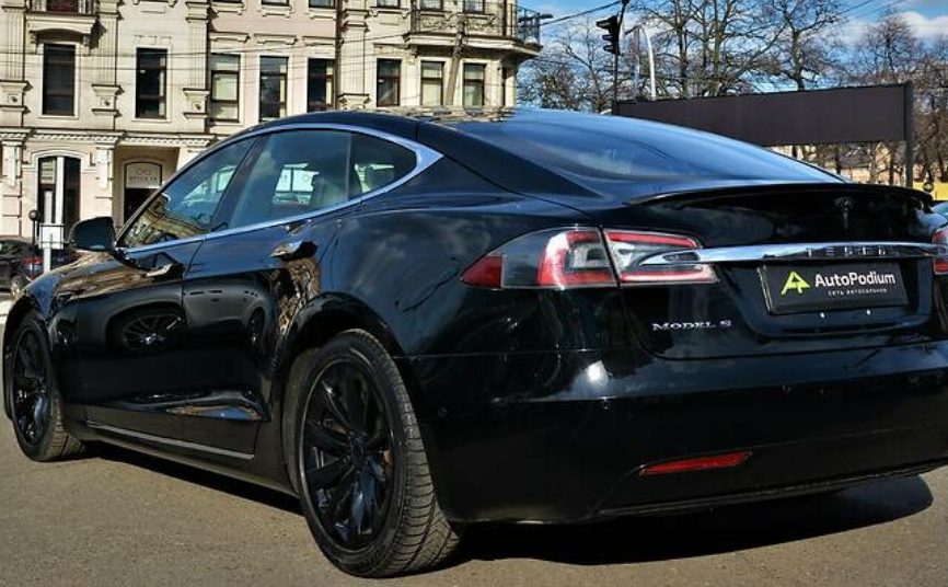 Tesla Model S 2016