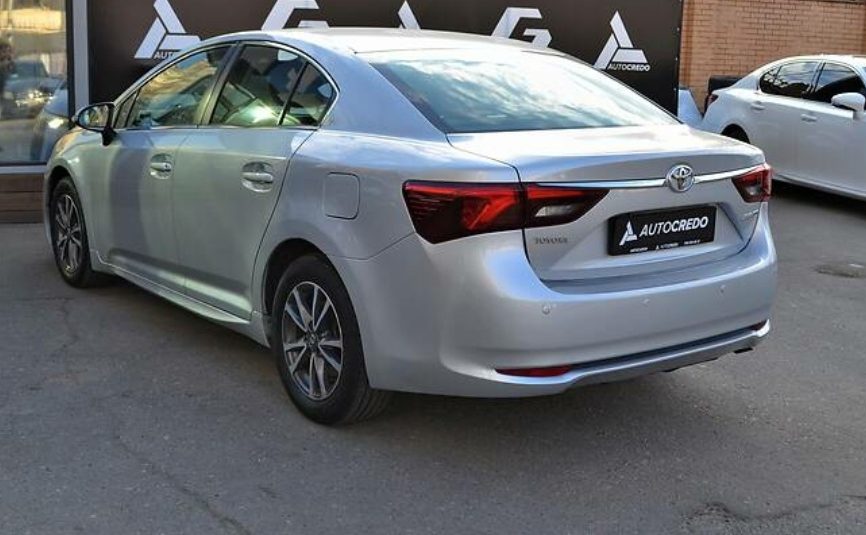 Toyota Avensis 2015