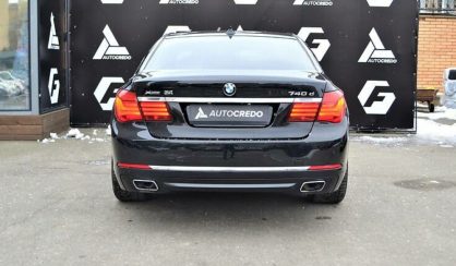 BMW 740 2012