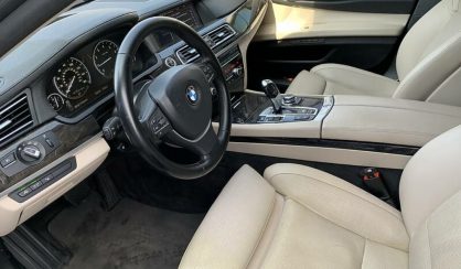 BMW 740 2011