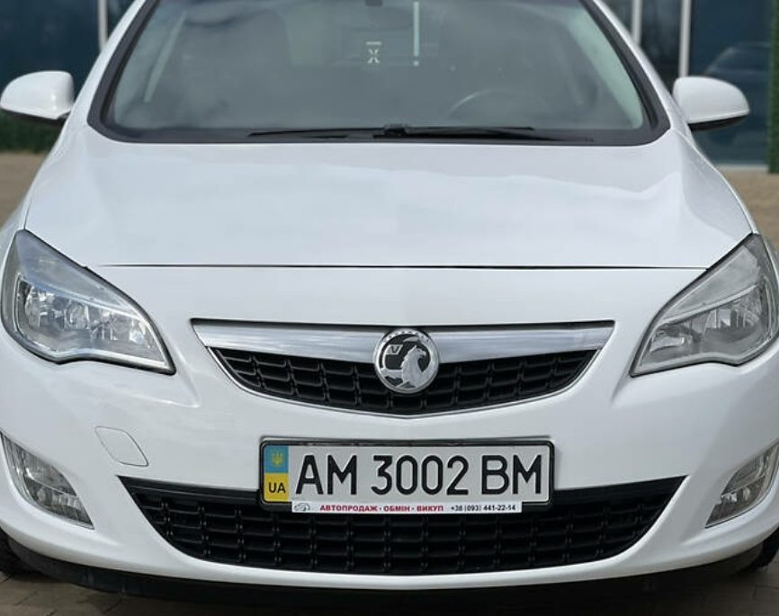 Opel Astra J 2011