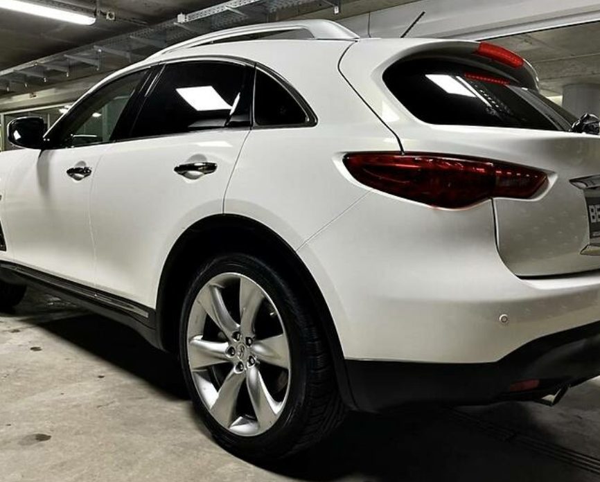 Infiniti QX70 2014