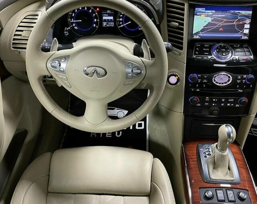 Infiniti QX70 2014