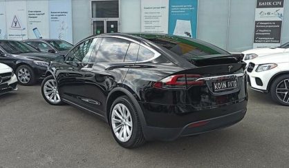 Tesla Model X 2020