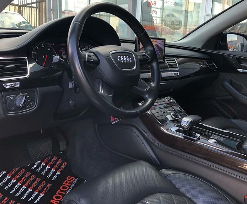 Audi A8 2011